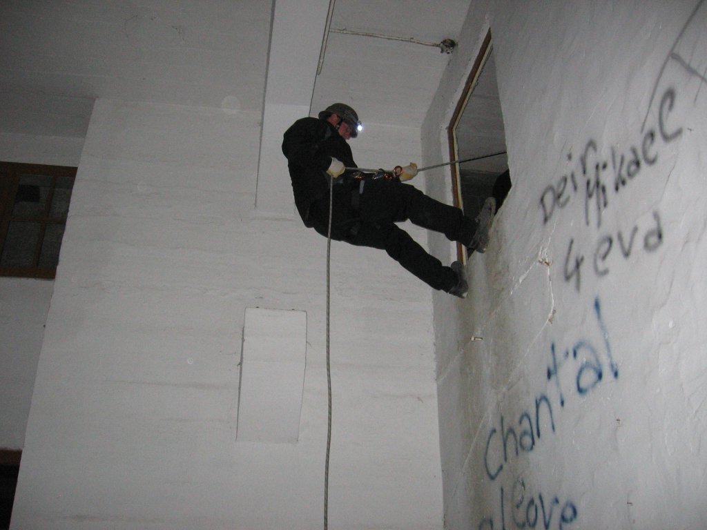 09.10.2010  Strickleiter spezial , Abseil & Rettungsbung bei Nacht in der  Alten Malzfabrik 