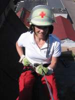 07.05.2011 Werk-Hassmersheim: Seilsportliche bungen mit Helfern des DRK vom OV-Rosenberg, Abseilen am 35 Meter Turm