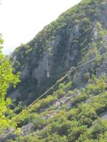 30.08.2013 Omis, Dalmatien/Kroatien, Zip-Line (Drahtseilbahn)  Der verbliebene Trainer kommt als letzter nachgefahren.