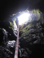 12.04.2014 Höhle Adernzopf bei Emerfeld
Unsere erste Höhlentour in diesem Jahr.
Der Blick aus der Höhle beim Aufstieg.