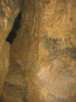 27.09.2014 Grotte de la Malatier / Frankreich  Richtungspfeil