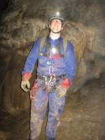 02.05.2015 Grotte de la Malatier (F)  Backup-Geleucht am Brustgurt.