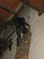 06.02.2016 Werk-Hassmersheim   Reservistenübung -  Geiseldrama   Vom Holzboden aus musste an einem hölzernen   Klettergerüst abgestiegen werden.