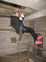 06.03.2016 Seilsportliche bungen im Werk  Abseilen ber 30 Meter im Treppenhaus