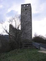 02.04.2017 Urbex-Spezial  Höhlen, Felsen & Ruinen   Burgruine aus dem 12 ten Jahrhundert  Blick auf den Bergfried