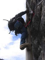 20190427/656467/27042019-urbex-spezial-in-frankreich-klettersteig 27.04.2019 Urbex Spezial in Frankreich 
Klettersteig - 'Les Echelles de la Mort' 
Nadine auf der Leiter