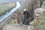 05.01.2020 Felsengarten Hessigheim   Seilsportlicher Jahresbeginn - Tag II  Dennis steig nun zu seinem Seilpartner   hinab um erste Hilfe leisten zu können.