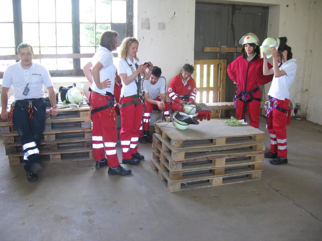 07.05.2011 Werk-Hassmersheim: Seilsportliche bungen mit Helfern des DRK vom OV-Rosenberg