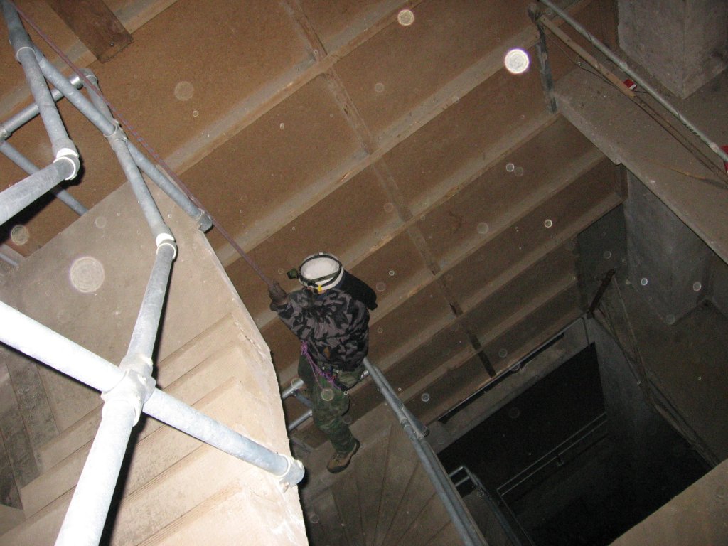 13.02.2010 Seilbungen bei Nacht in der  Alten Malzfabrik  in Hamersheim