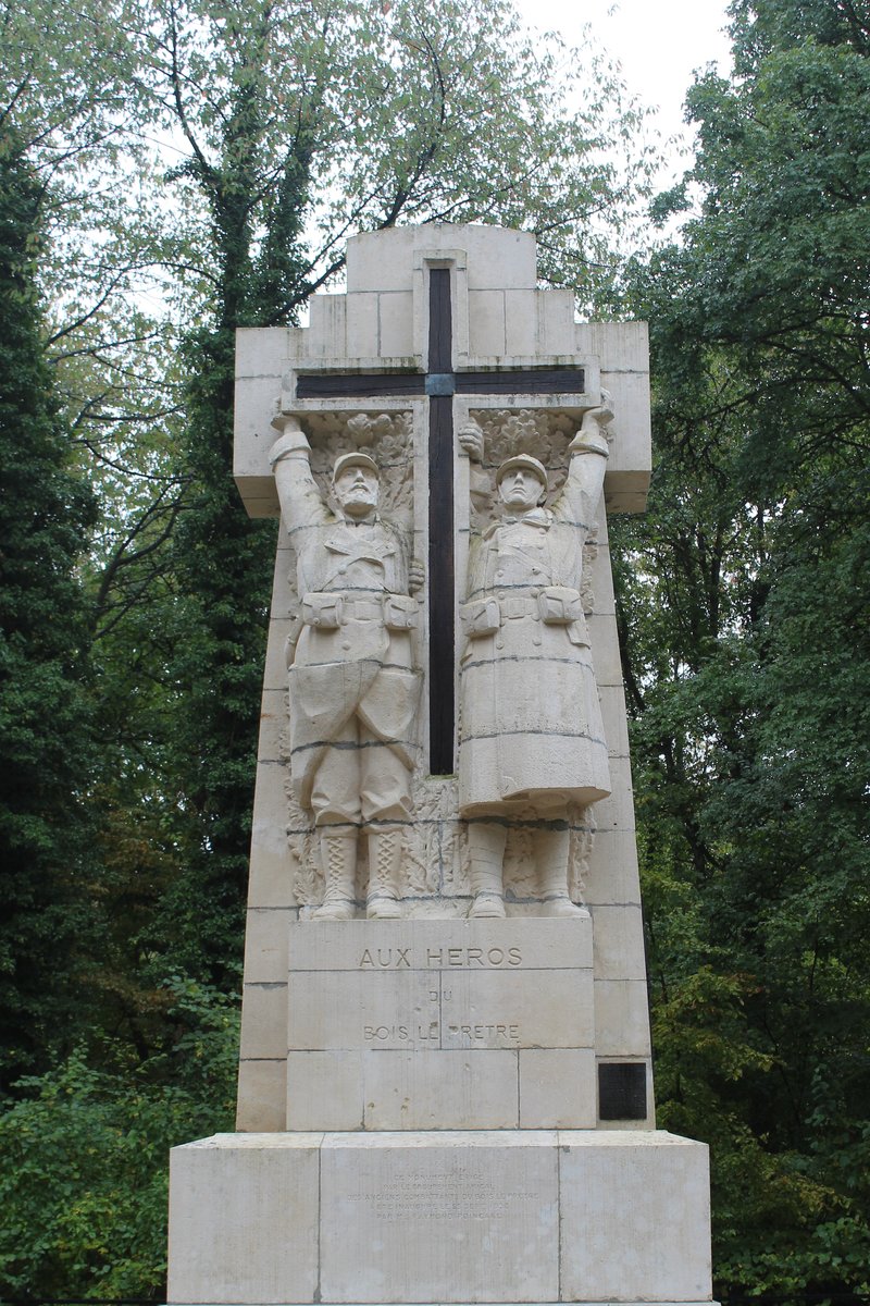 01.10.2018 Urbex Spezial - Verdun
Bois-le-Prêtre
Heldendenkmal