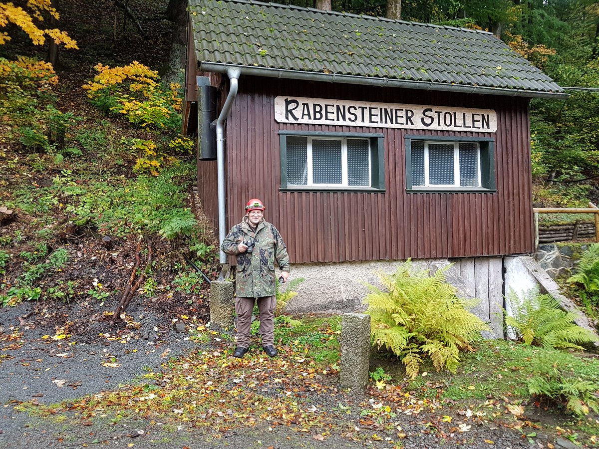 01.10.2019 Urbex Spezial - Harztour Tag 2 
Steinkohlen Besucherbergwerk - Rabensteiner Stollen
Kamerad Klaus vor der Materialschuppen