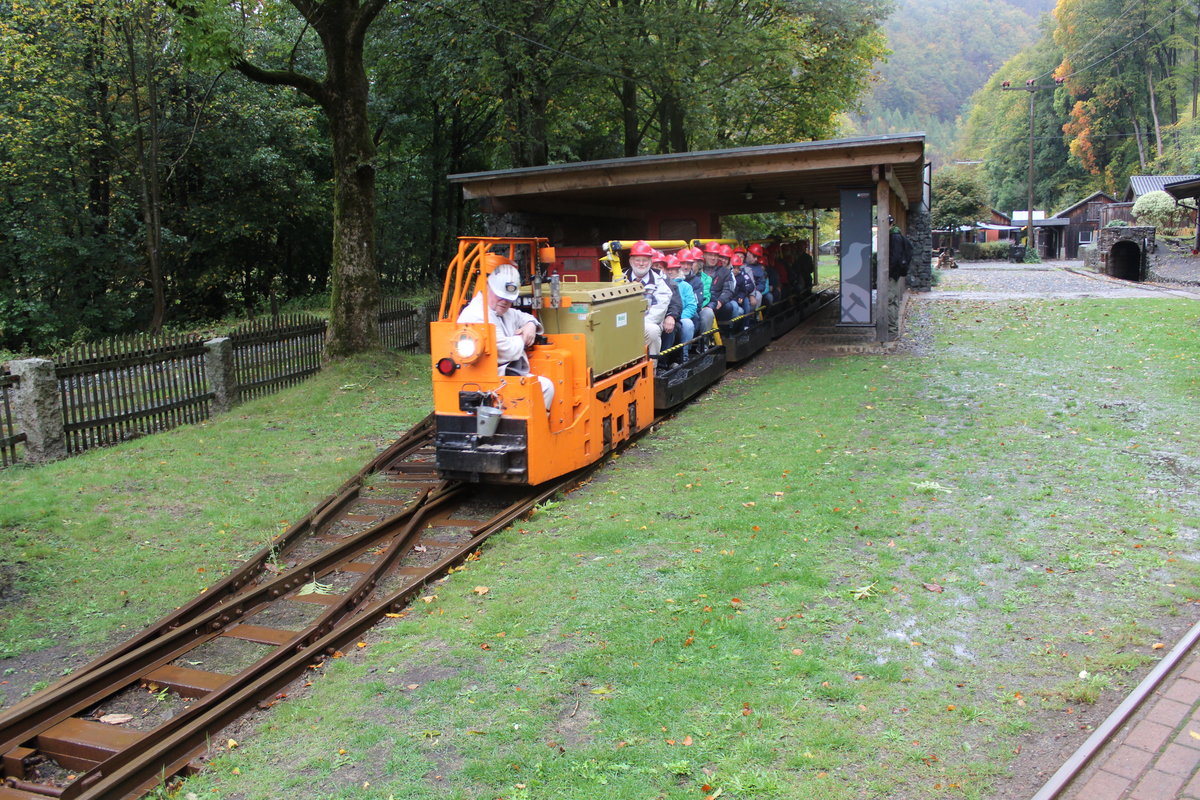 01.10.2019 Urbex Spezial - Harztour Tag 2
Steinkohlen Besucherbergwerk - Rabensteiner Stollen
Abfahrt der Grubenbahn