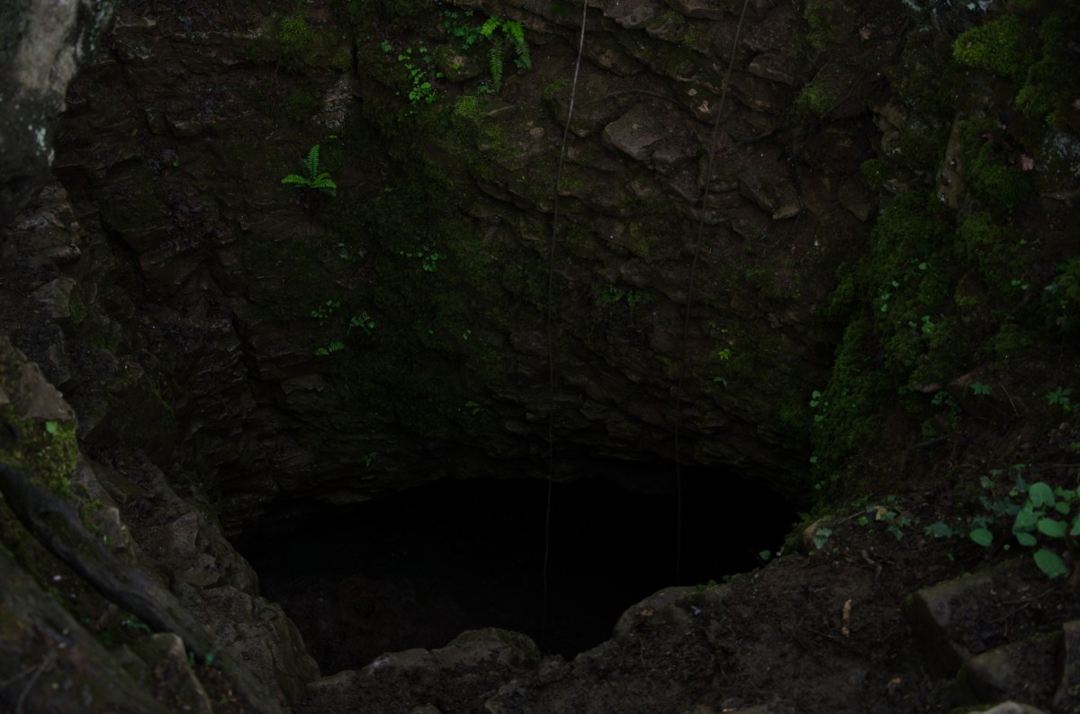 02.05.2015 Grotte de la Malatier (F)
Alle draußen !!
Jetzt muß nur noch das Seil abgebaut werden.