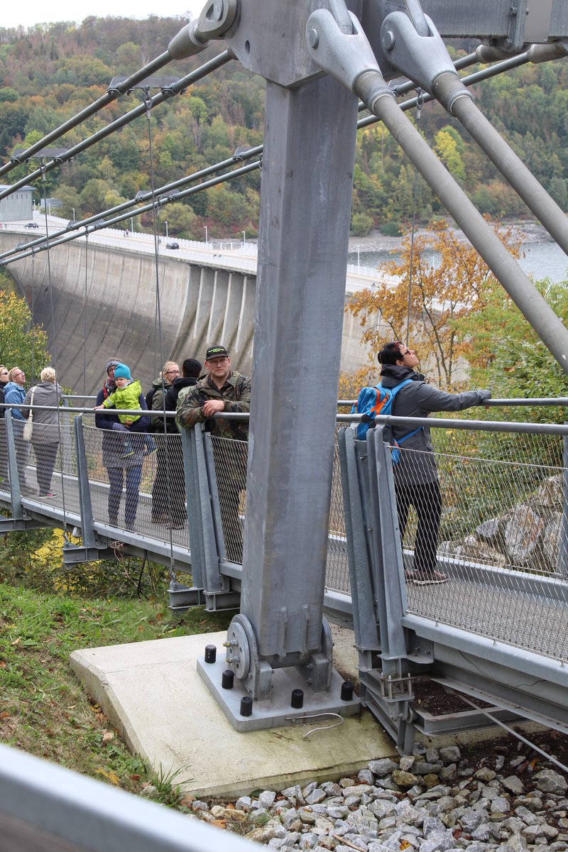 04.10.2019 Urbex Spezial - Harztour Tag 5
Hängebrücke  Titan RT 
Klaus beim Posieren
