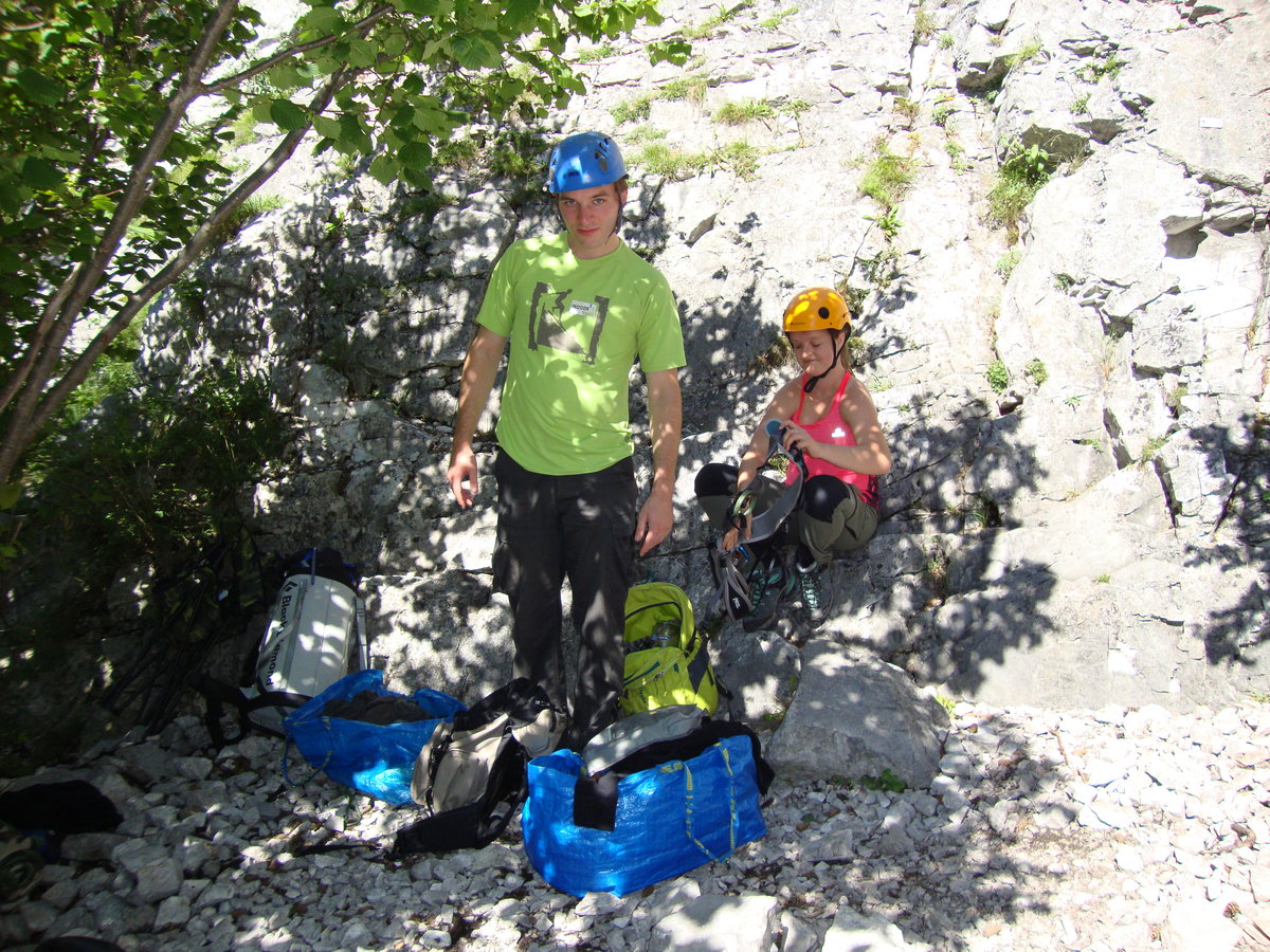 13.08.2017 Urbex Spezial - Felsengarten
Gerrit und Daniela beim Anlegen der seilsportlichen Ausrüstung