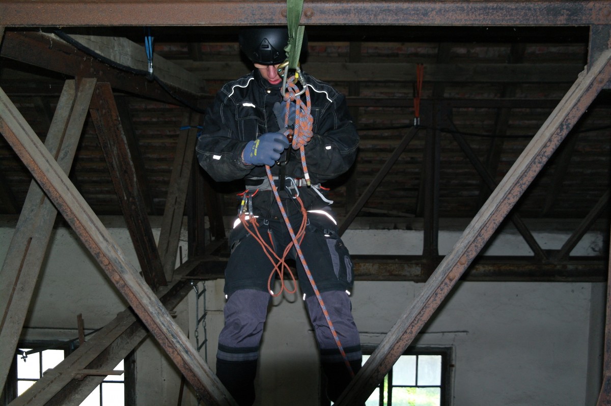 23.11.2014 Werk-Hassmersheim
Einsteiger und Aufwärmübungen am 4 Meter Stahlträgergerüst