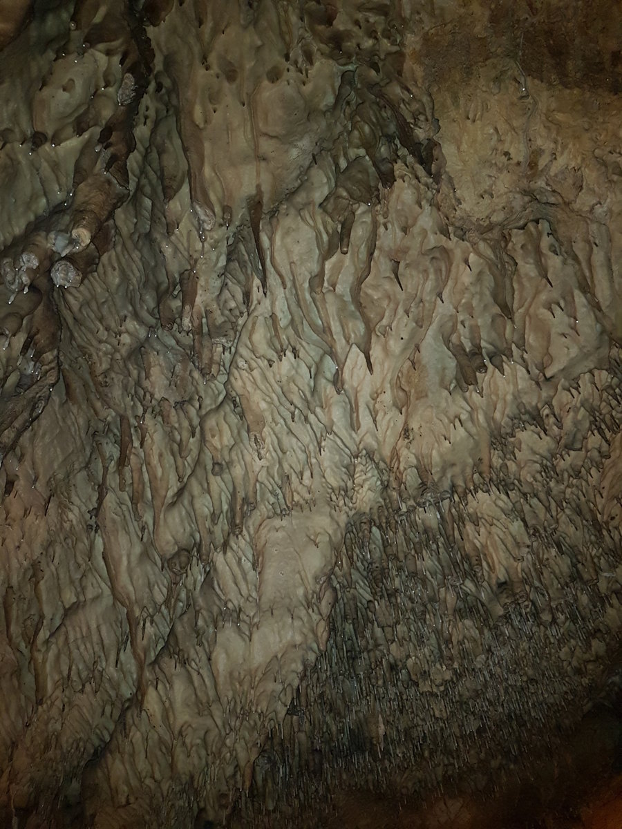 24.09.2027 Urbex Spezial  Mundus subterraneus 
Grotte D´Osselle - Saint Vit - Frankreich
Kunstwerke wie sie nur die Natur schaffen kann.