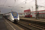 Etwas �berraschend durchfuhr am 18.12.16 V 60 403 der Vulkaneifelbahn Wuppertal-Oberbarmen und begegnete dabei dem National Express-Talent 9442 358 auf dem Weg nach Solingen.