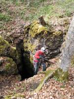 12.04.2014 Höhle Adernzopf bei Emerfeld
Unsere erste Höhlentour in diesem Jahr.
Der zweite Höhlengänger beim Aufstieg.