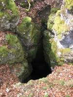 12.04.2014 Höhle Adernzopf bei Emerfeld
Unsere erste Höhlentour in diesem Jahr.
Der Höhlenmund aus der Nähe betrachtet.