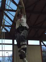 09.02.2014  Rescue Day  des DRK OV-Rosenberg
Seiltechnik - Gesicherter Auf- & Abstieg an einer Strickleiter