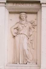 19.09.2015 Urbex - Spezial: Nekropolis   Friedhof - Père Lachaise - Paris   Relief eines Kolumbarium   Fermete - Standhaftigkeit 