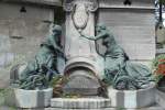 19.09.2015 Urbex - Spezial: Nekropolis
 Friedhof - Père Lachaise - Paris 
Skulptur auf Grabstätte
 Klagende Frauen 