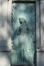 19.09.2015 Urbex - Spezial: Nekropolis
 Friedhof - Père Lachaise - Paris 
Verzierung eines Kolumbarium
 Engel 