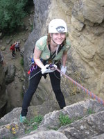 29.05.2016 Felsengarten Hessigheim  Seilsportliche Übungen  Elena - eine unser spontanen Gastteilnehmerinnen  Die ersten Schritte am Fels sind geschafft.