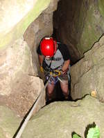 11.06.2017 Felsengarten Hessigheim
Höhlennotfall - Retten mit der eigenen Ausrüstung
Einfahrt in die Schachthöhle
