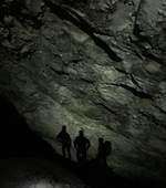 23.06.2018 Urbex Spezial  Kaiser & Könige 
 Große Höhle im Harz 
Schattenspiel der Höhlenbefahrer:
Dennis, Klaus & Dominik
