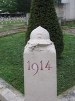 04.05.2019 Urbex Spezial 
Frankreich - Verdun
Necropole Nationale
 Faubourg Pavè 
Gedenkstein an den großen Krieg von 14-18