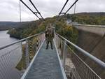 04.10.2019 Urbex Spezial - Harztour Tag 5 
Hängebrücke  Titan RT  
Auch Klaus darf das Vibrieren, Schwingen & 
Schwanken der Brücke frei stehend erleben ! 